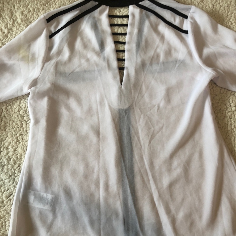 Stylish blouse - Picture 2 of 3
